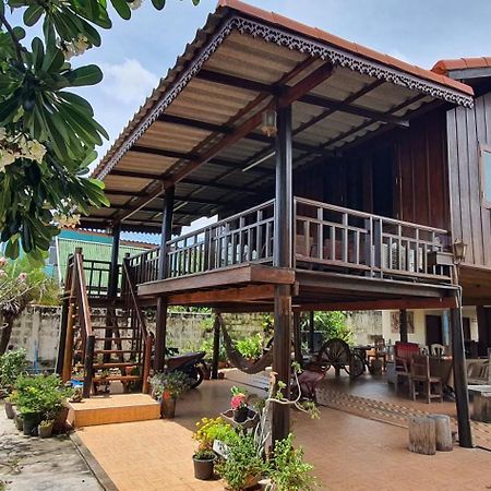Seesea Thai Wooden House On Beachfront Prachuap Khiri Khan Exterior foto