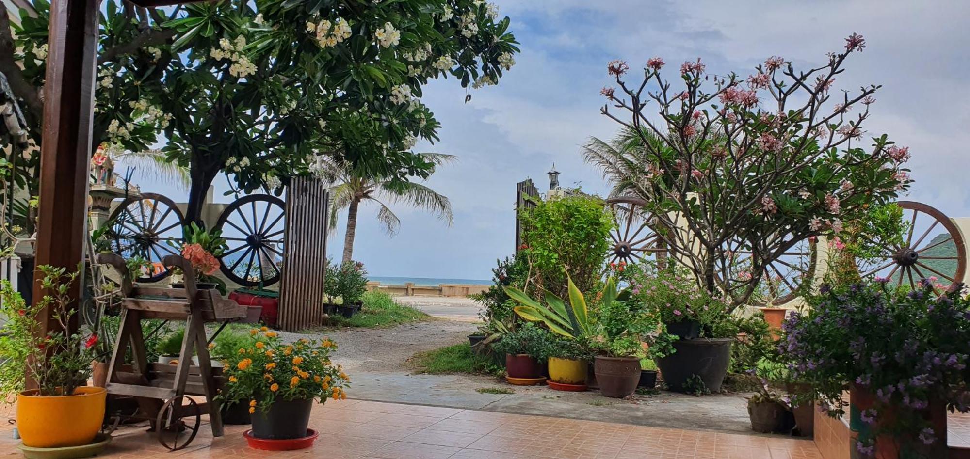 Seesea Thai Wooden House On Beachfront Prachuap Khiri Khan Exterior foto
